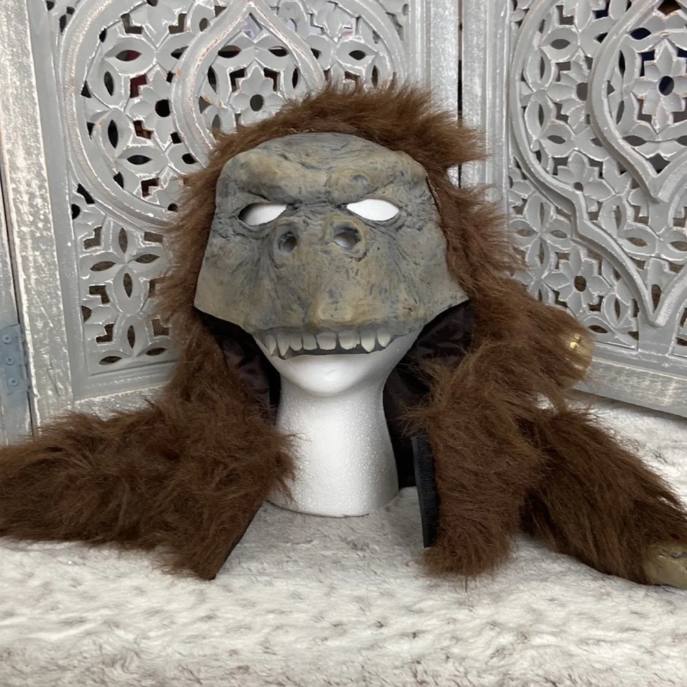 King Kong gorilla face mask faux fur banana Halloween costume trick or treat